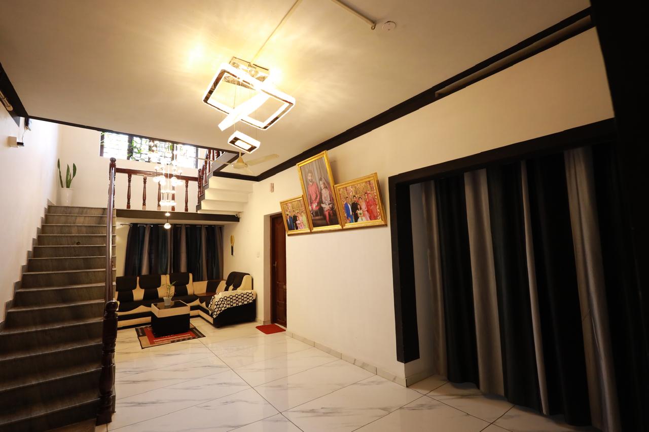Mymoons Homestay offers a peaceful home stay experience in Kalavoor, Alappuzha.