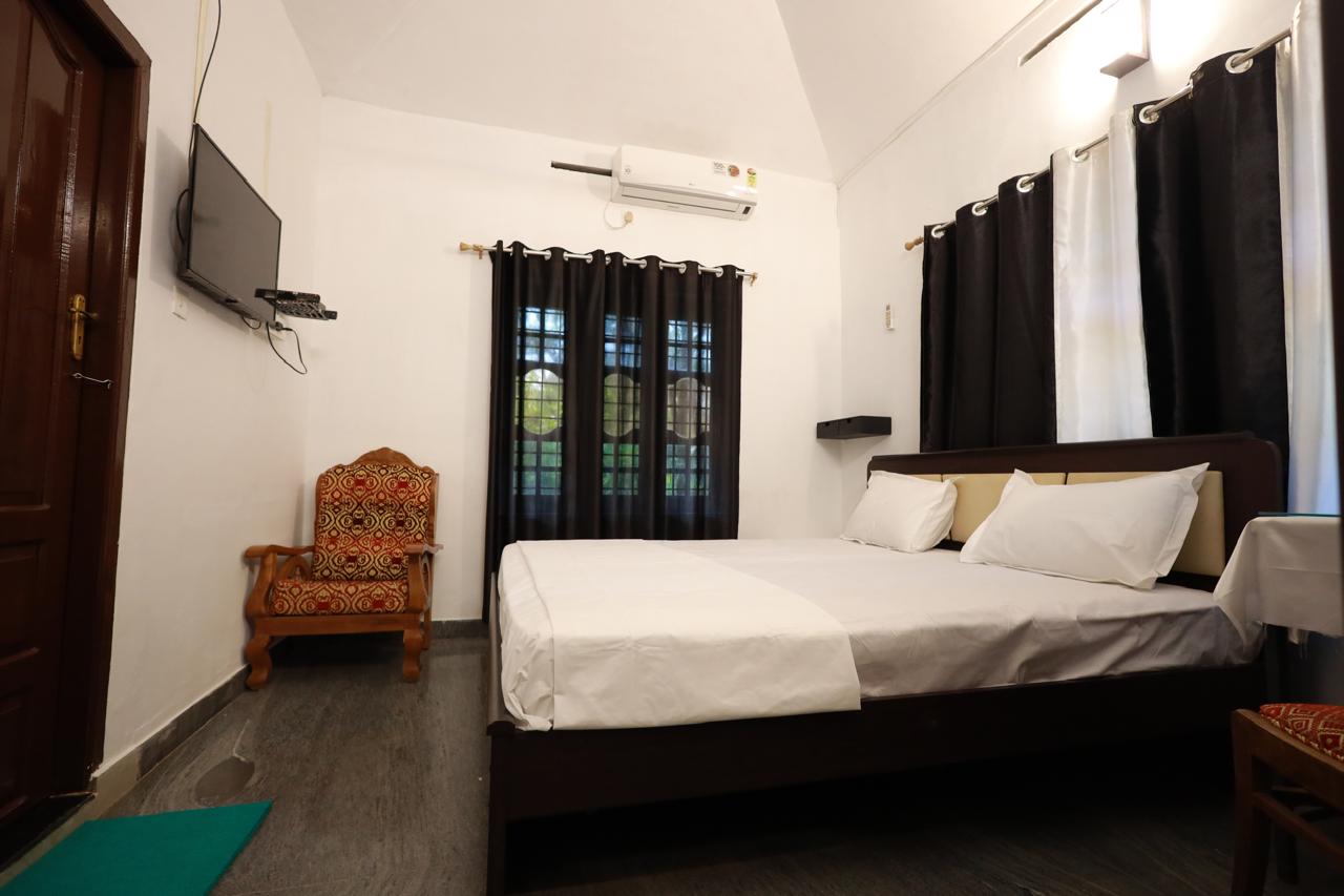 Enjoy a relaxing home stay in Alappuzha with modern amenities at Mymoons Homestay.