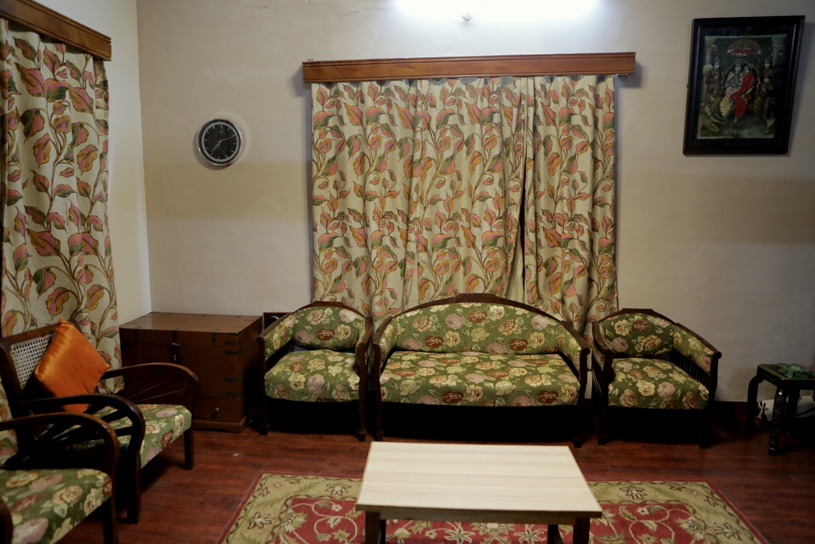 Ideal retreat with kitchen amenities in Nainital